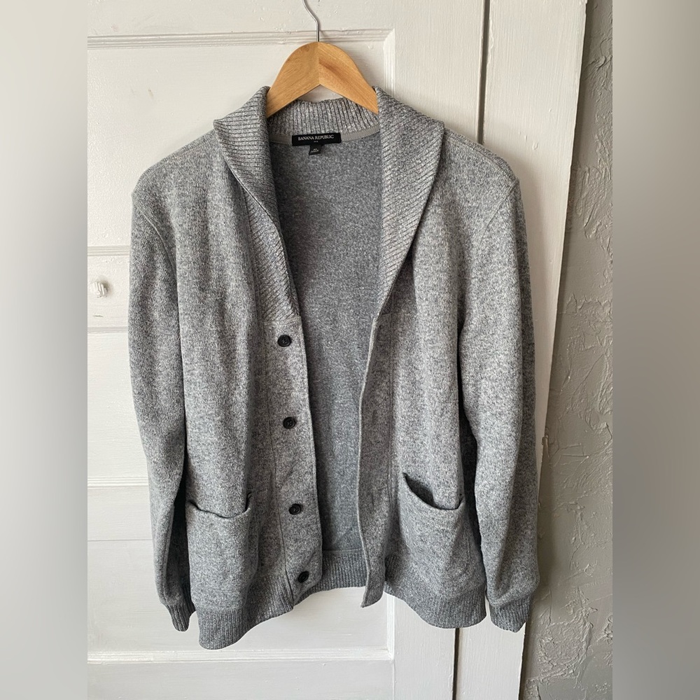 Banana Republic men’s cardigan with buttons